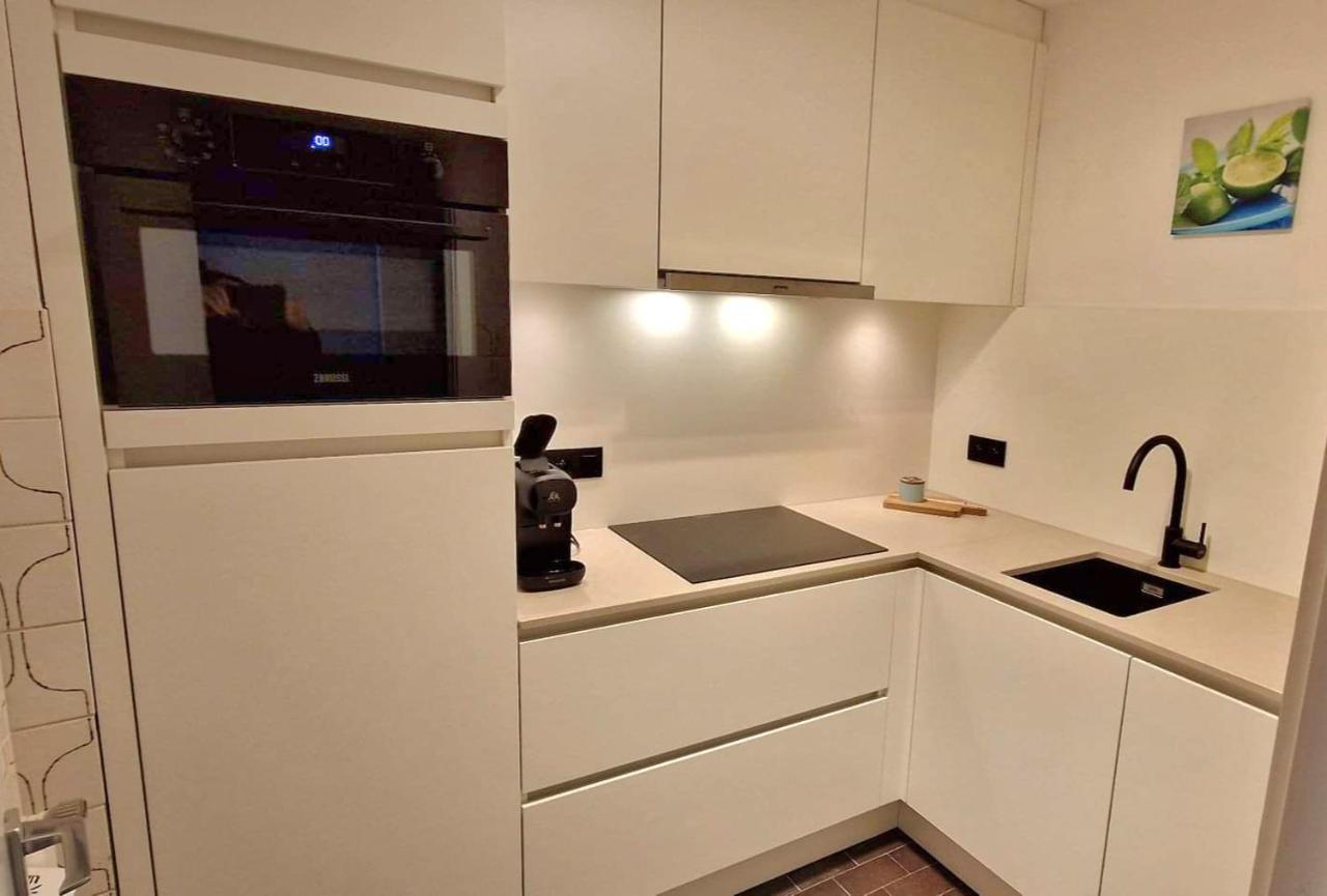 Modern Appartement Met Frontaal Zeezicht En Prive Parking Knokke-Heist Dış mekan fotoğraf